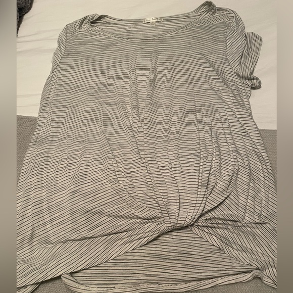 Nine Britton Top - Picture 2 of 5